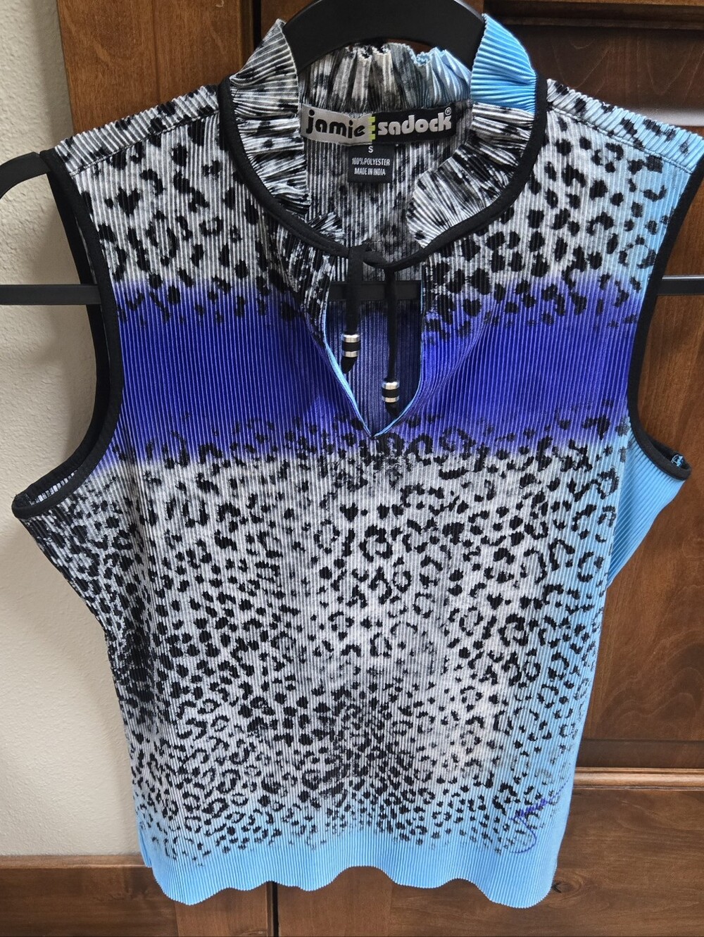 Jamie Sadock scrunchie top. EUC! Small (stretches from 38" to 48" chest).
